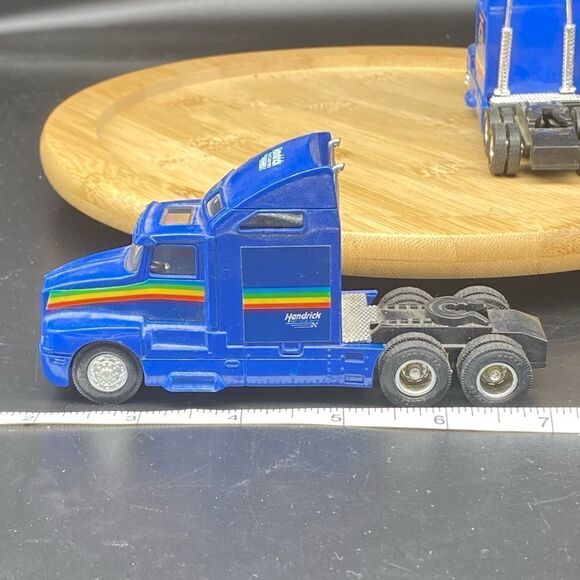 2 loose Jeff Gordon Hendrick 5” semi tractor without trailers in good condition - Picture 8 of 9